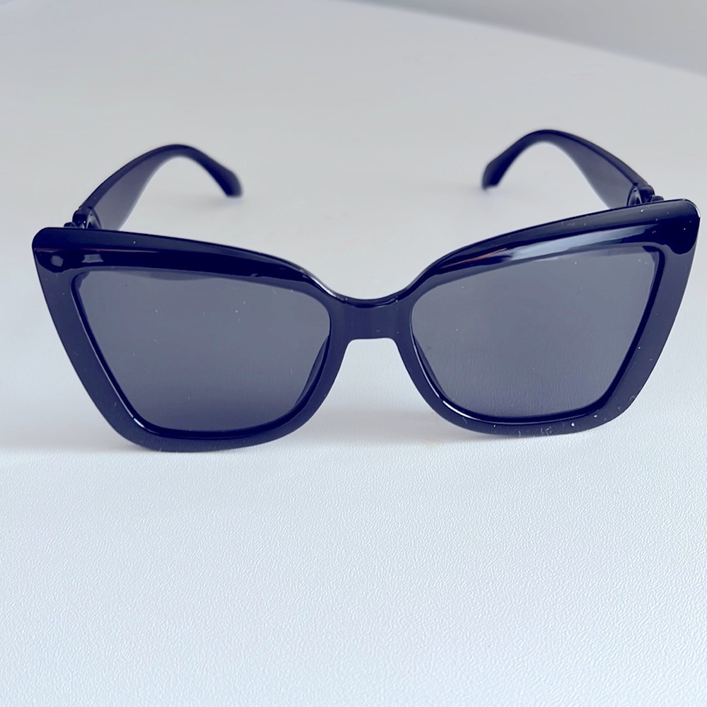 Shein Cat Frame Black Sunglasses!